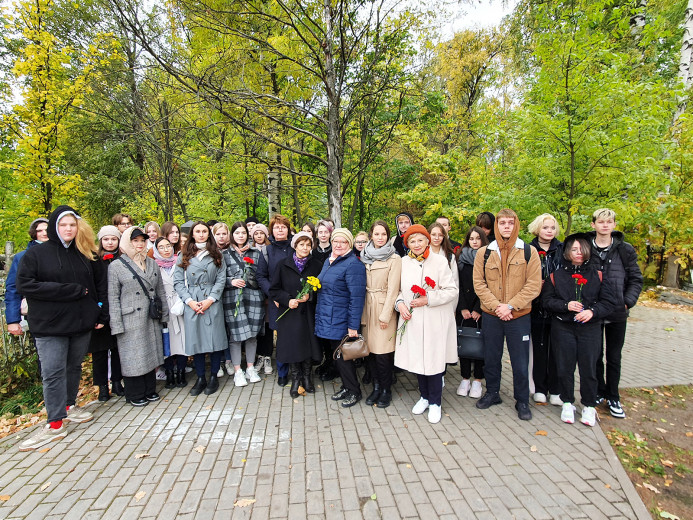 Студенты и школьники отдали дань памяти петербургскому учителю В. Н. Сорока-Росинскому