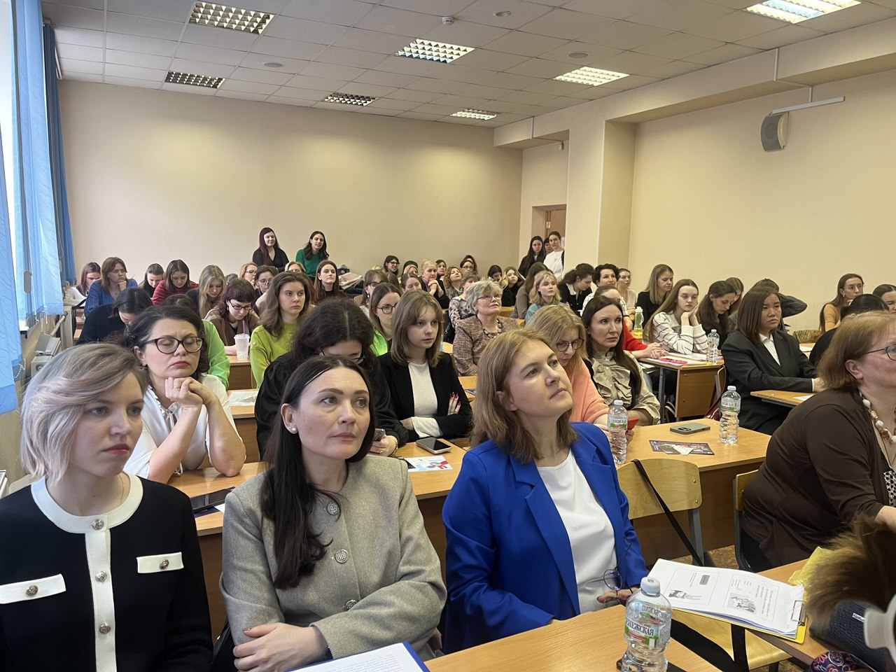 Педагоги и студенты обсудили эффективные практики воспитания младших школьников в процессе обучения иностранному языку