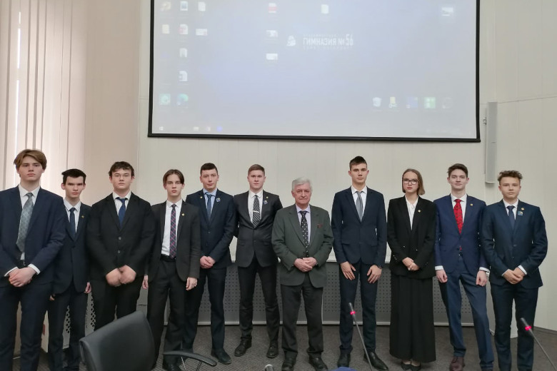 В преддверии Дня российской науки профессор кафедры методики обучения физике, доктор физико-математических наук Ляпцев Александр Викторович прочитал лекцию в ГБОУ «Академическая гимназия № 56» для учащихся 10 класса на тему «Проблемы современной физики»