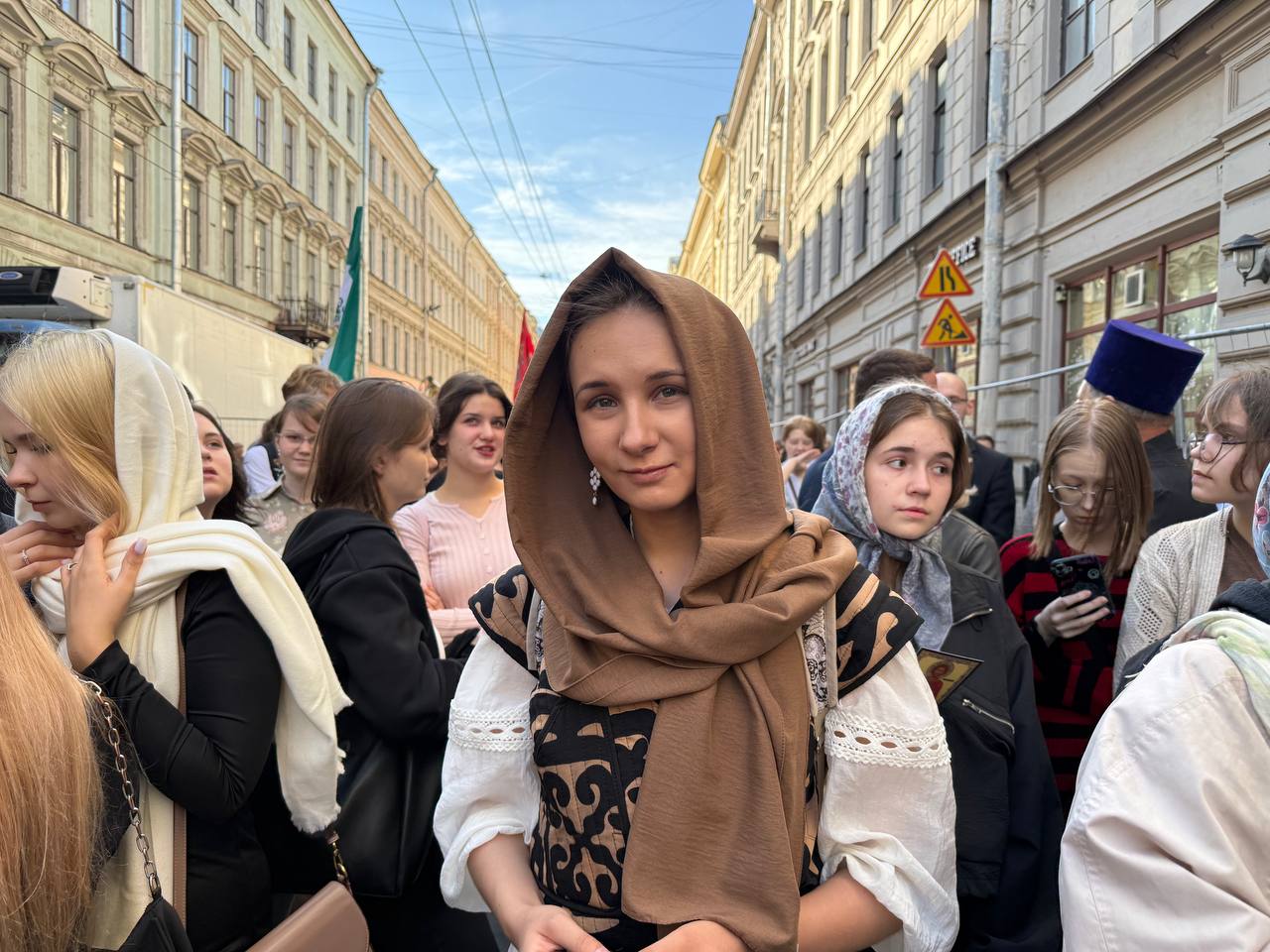 Студенты и сотрудники Герценовского университета приняли участие в крестном ходе в честь дня перенесения мощей святого благоверного князя Александра Невского