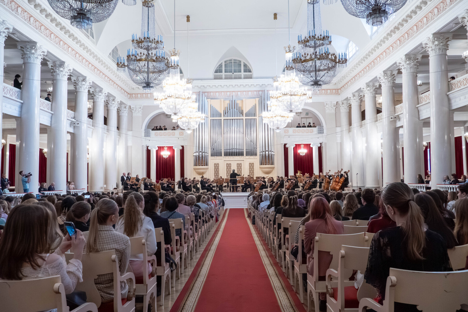 Просветительский концерт-лекция маэстро Канторова для герценовцев впервые прошел на сцене филармонии