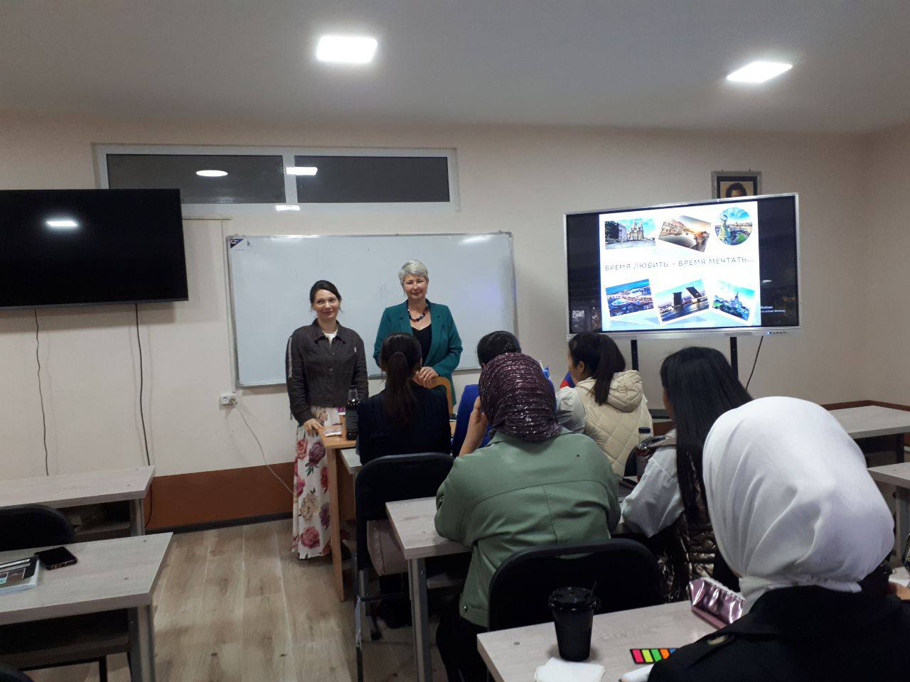 «Время любить – время мечтать… Хорошего Питера!»