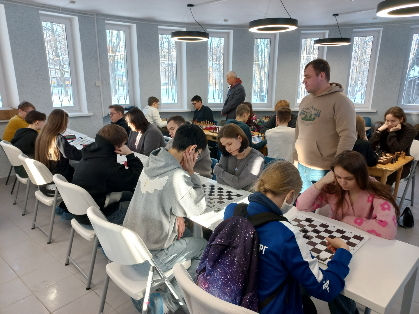 сборная по шашкам с тренером Соколовым С.С.jpg