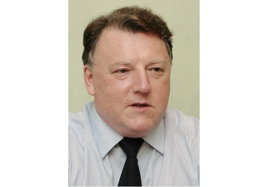 Поздравляем с полувековым трудовым юбилеем профессора кафедры математического анализа Сергея Евгеньевича Рукшина