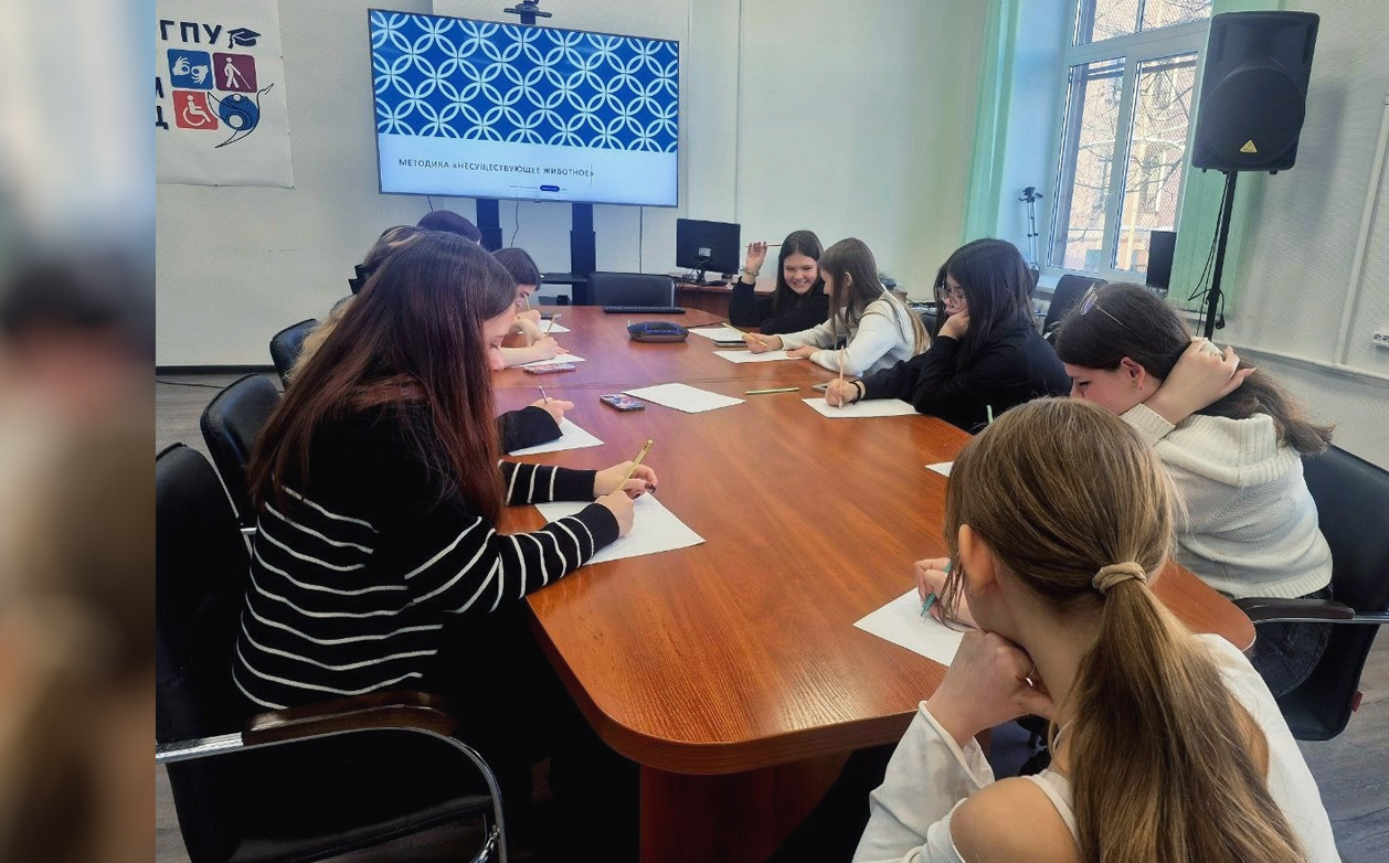 Участники проектов "Герценовские среды" и "Герценовский фестиваль" узнали об истории и современности кафедры олигофренопедагогики