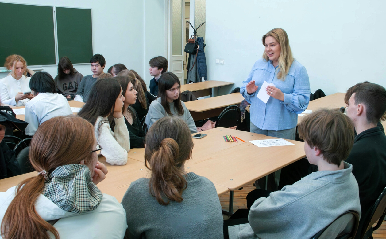 Преподаватели института дефектологического образования и реабилитации познакомили учащихся психолого-педагогических классов с проектом «Герценовская среда»