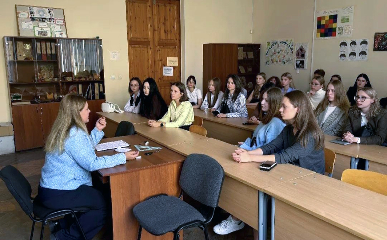 Первокурсники, обучающиеся по профилю «Специальная психология», посетили свой первый кураторский час