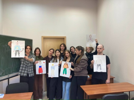 Группа 1 курса «Педагогическая деятельность в правовом обучении» встретилась на кураторском часе со своим куратором Мирпочаевой Д.Д., чтобы обсудить образ современного учителя и вспомнить, как выглядели учителя в школе.