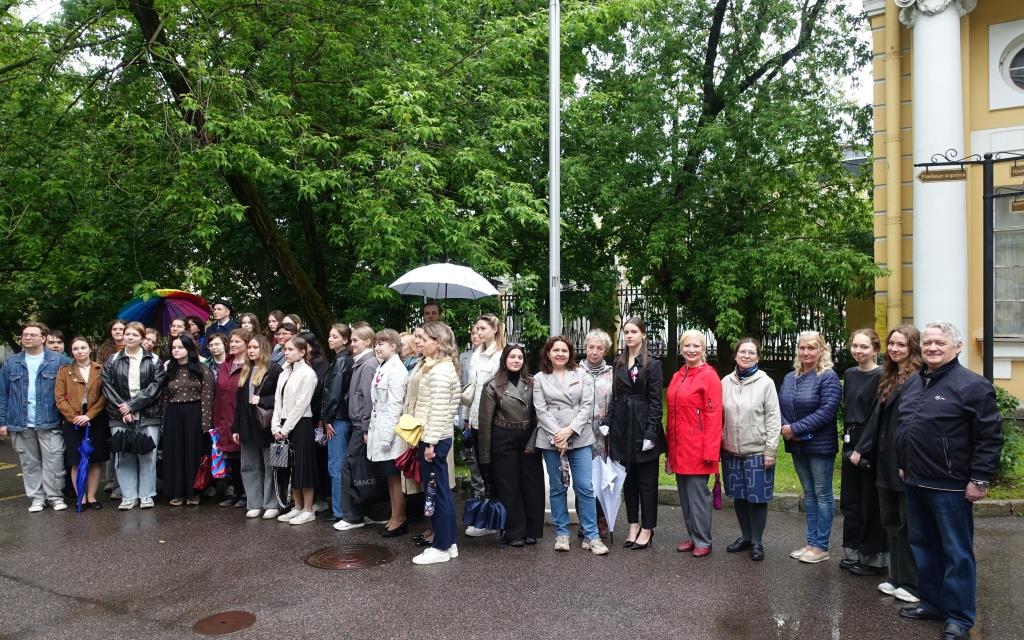 Подъем флага Российской Федерации 9.06.25