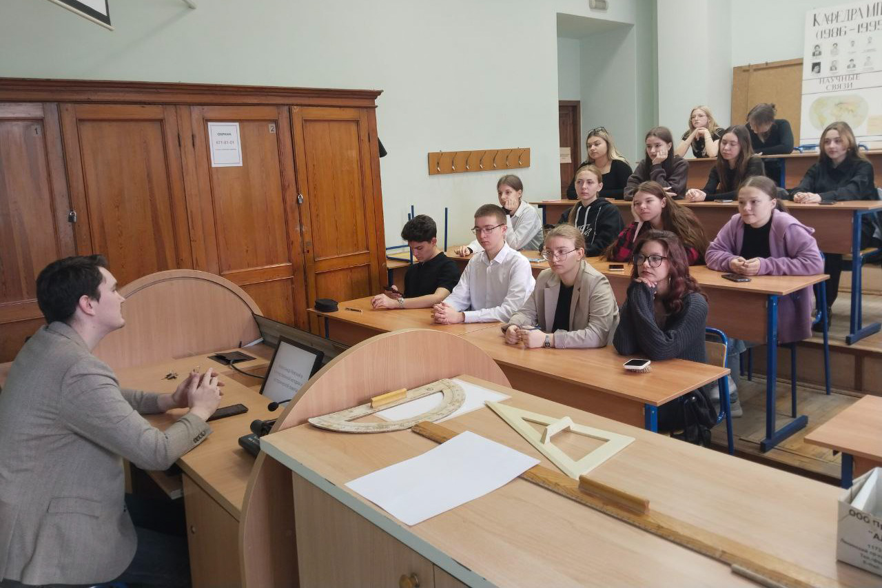 Кураторский час и «Разговоры о важном»: «Александр Невский в отечественной истории и исторической памяти»