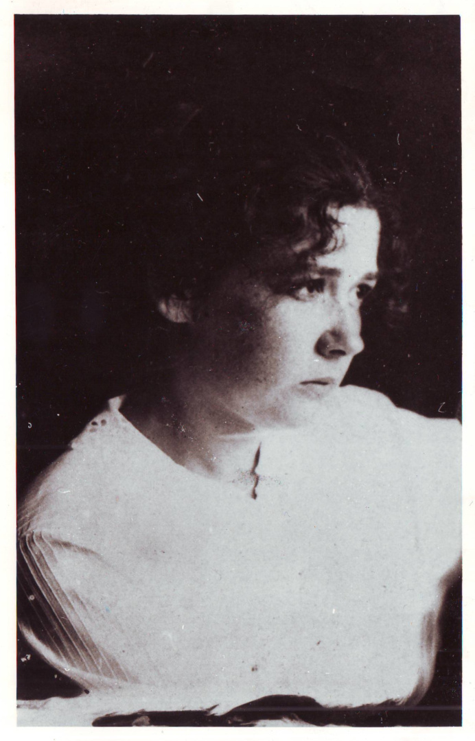 портрет В.Н. Крестинской.jpg