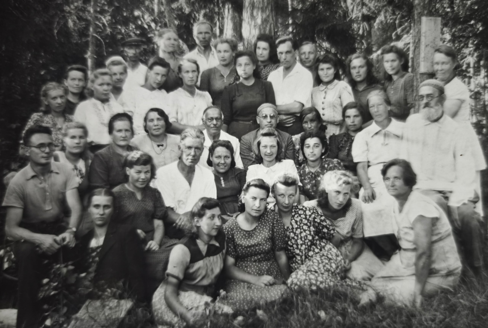 Боровицкий со студентами в Вырице.jpg