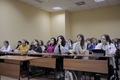 На юридическом факультете состоялась студенческая лекция «Причины совершения преступлений: криминогенный и психологический подходы»