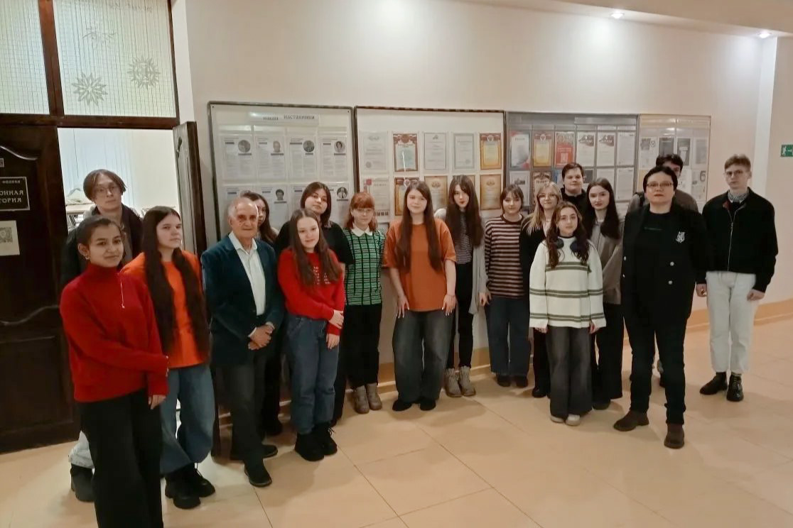 В институте физики прошла акция «Стена наставников»