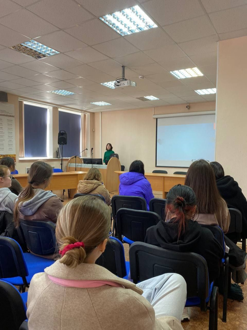 10 сентября 2025 года для студентов института народов Севера был организован просмотр кинофильма "Донбасский дневник. Как я побывал на войне"