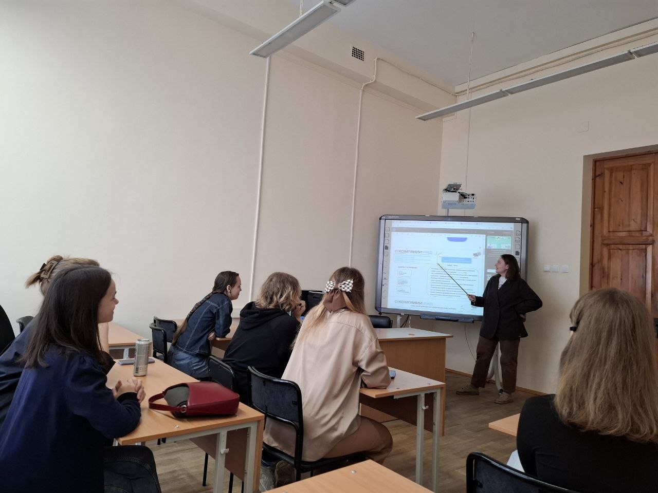 6 апреля состоялась секция «Орнаментальная культура народов Заонежья» научной конференции «Студент. Исследователь. Учитель»