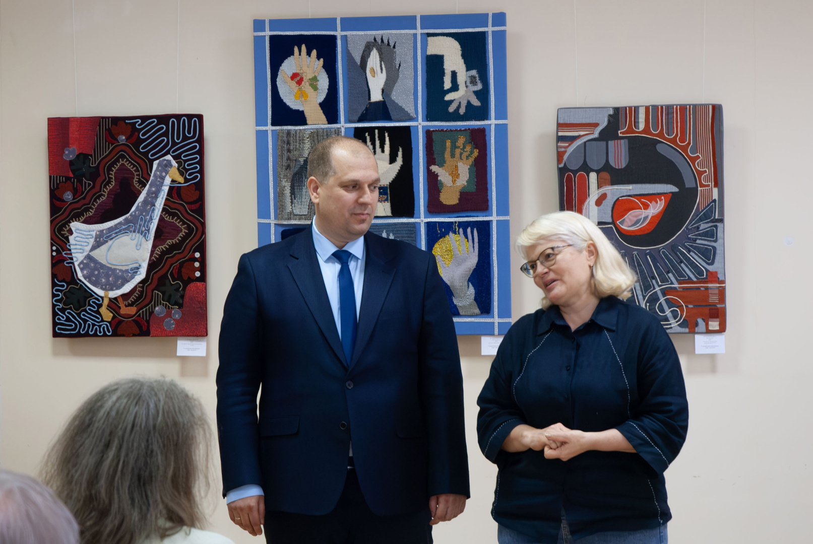 В институте художественного образования открылась выставка лучших работ участников студенческих объединений