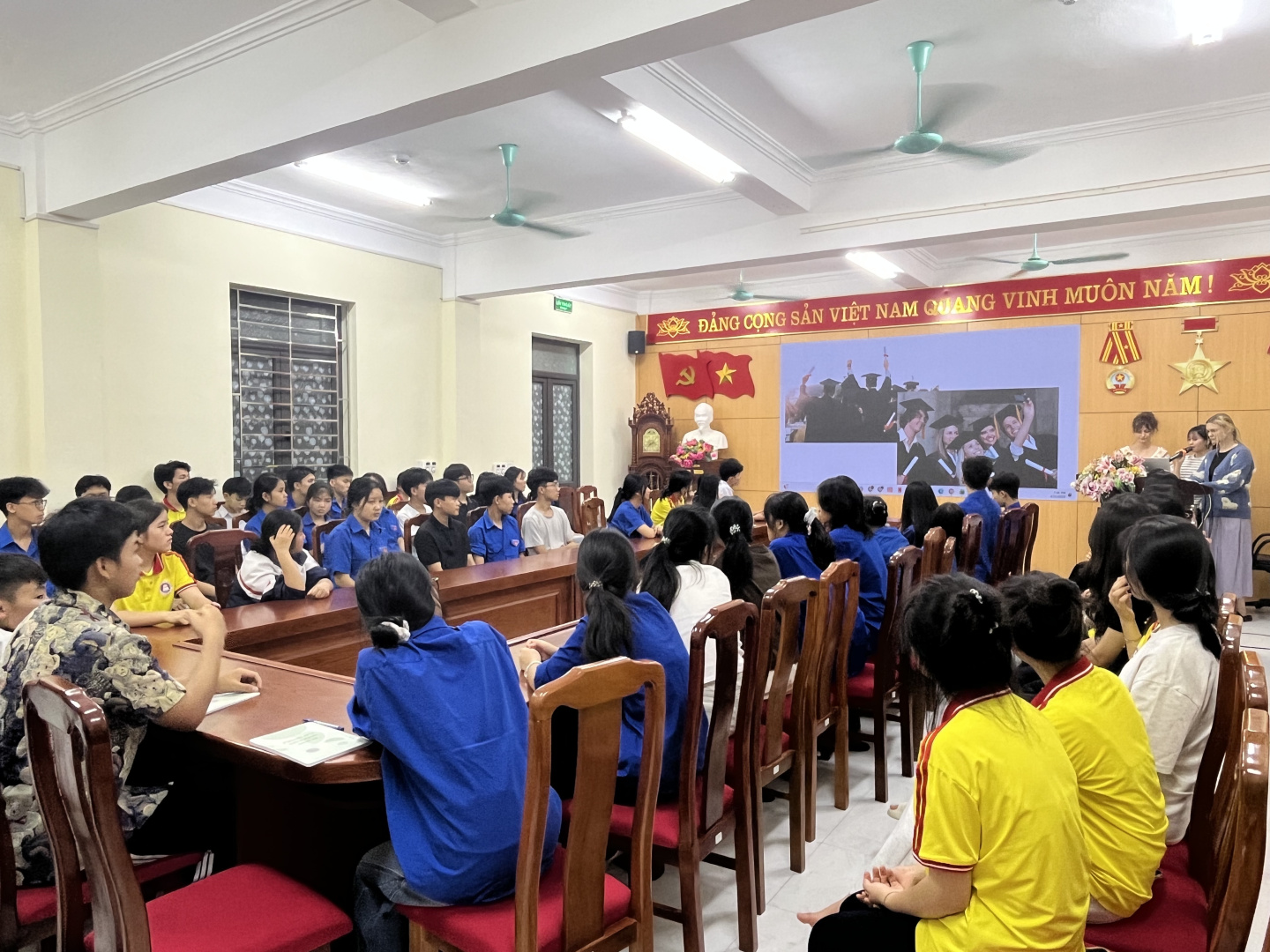 Герценовские магистранты продолжают педагогическую практику во Вьетнаме