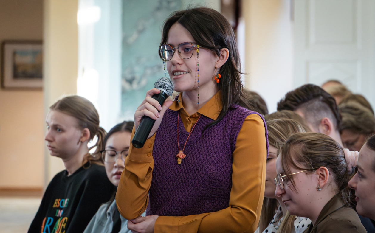 Активисты института дефектологического образования и реабилитации — участники собрания ректора РГПУ со студентами