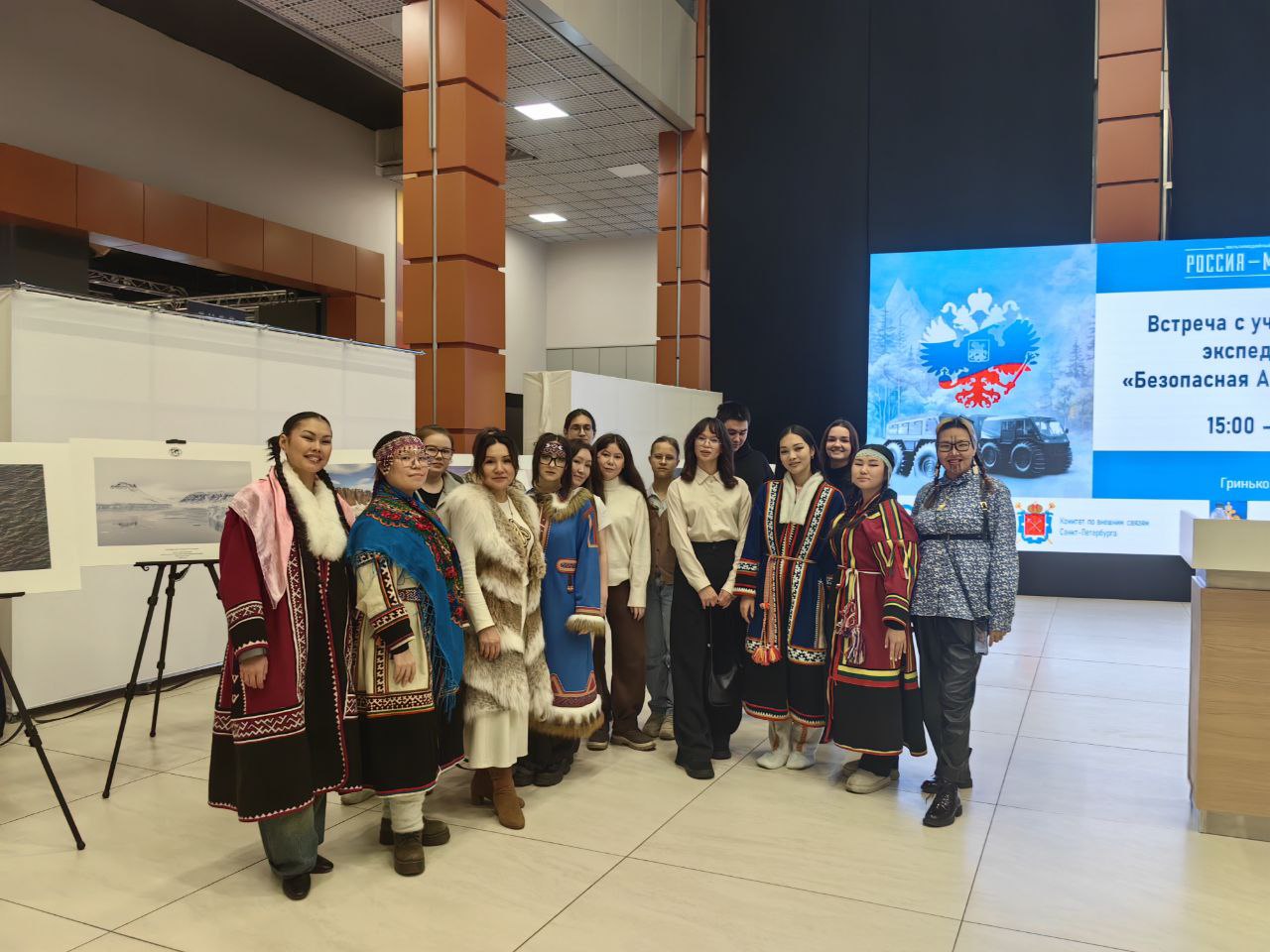 Преподаватели и студенты института посетили комплекс мероприятий, посвященных празднованию 500-летия освоения Россией Северного морского пути на площадке СПб ГБУК «Музейно-выставочный центр»