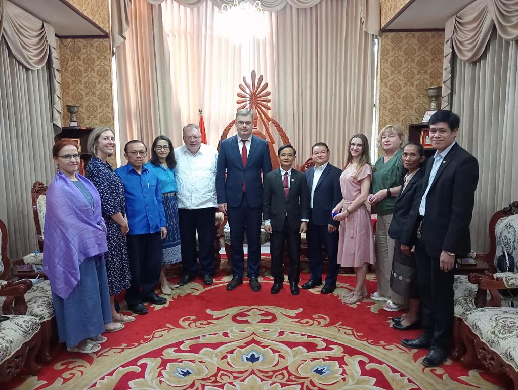 Рабочая встреча в Лаосе