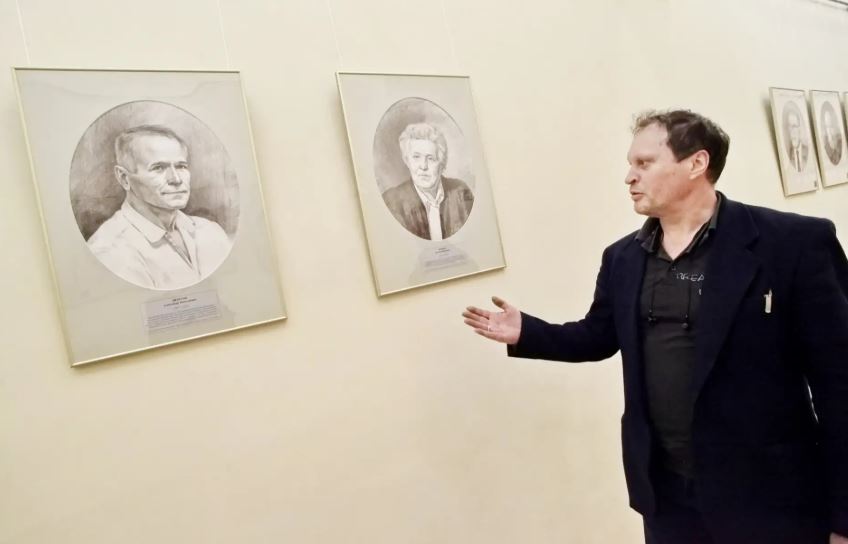 Галерея выдающихся деятелей в истории Герценовского университета пополнилась портретами олимпийских чемпионов Александра Дитятина и Галины Зыбиной