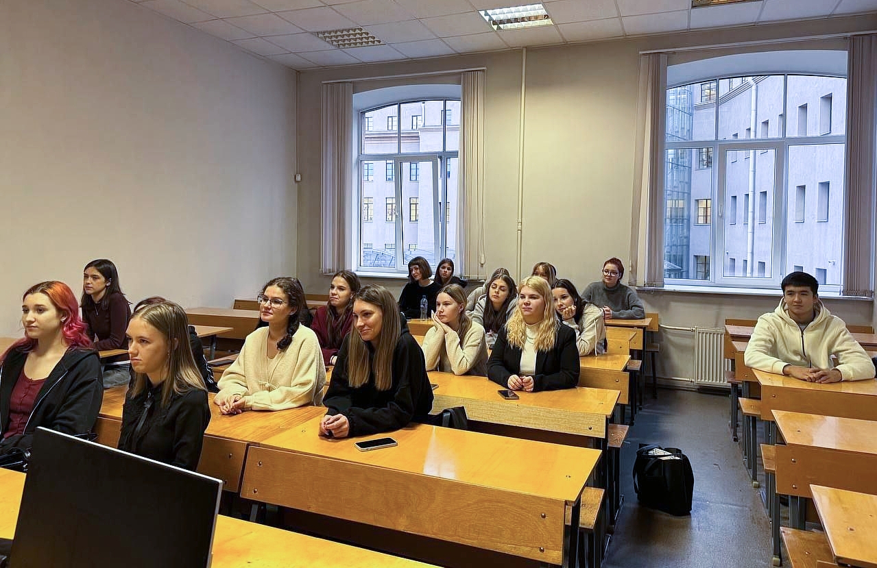 Для студентов 1-го курса, обучающихся по профилю 