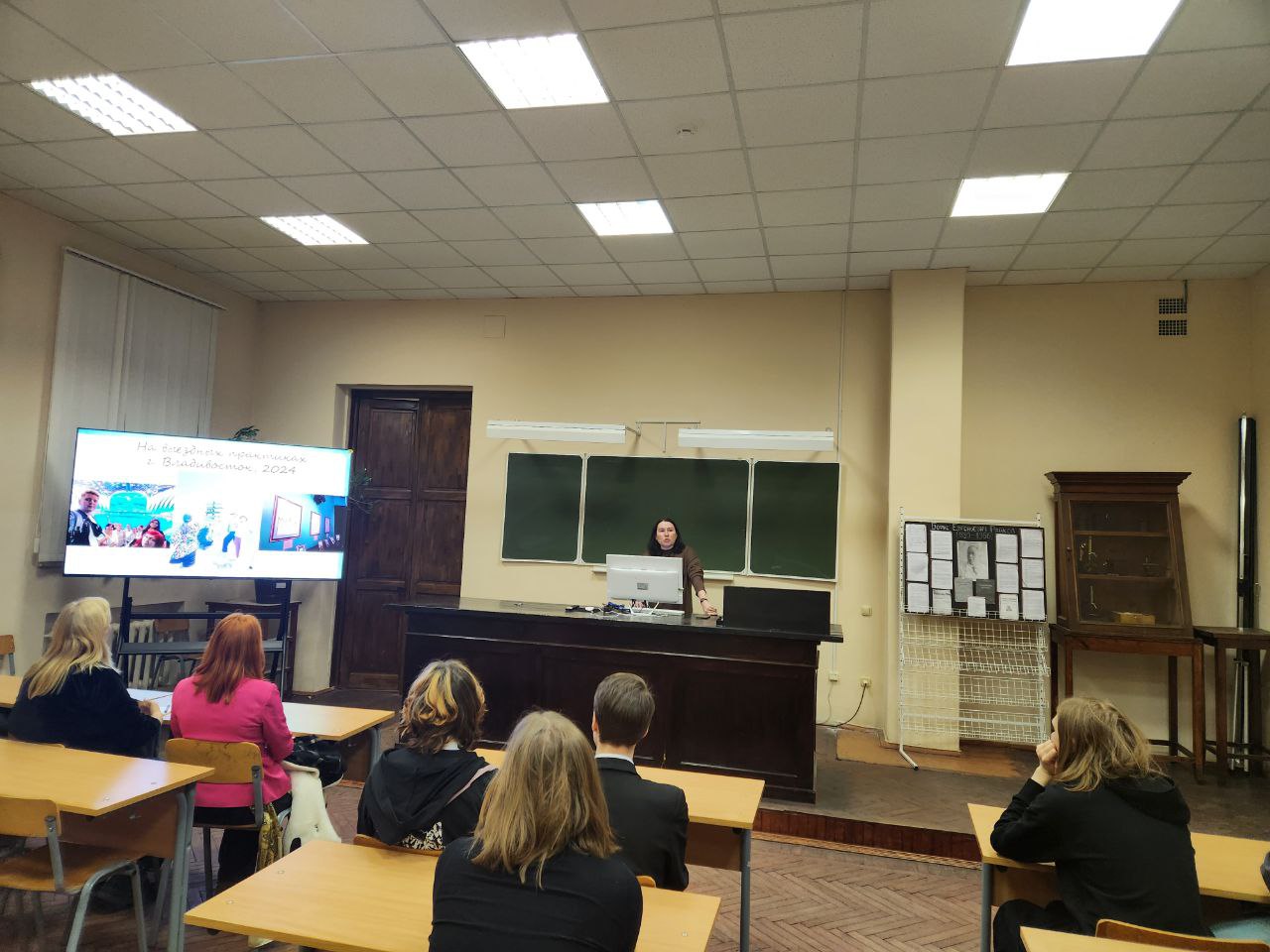 22 декабря 2025 года на факультете биологии прошел заключительный в этом году "День открытых дверей!