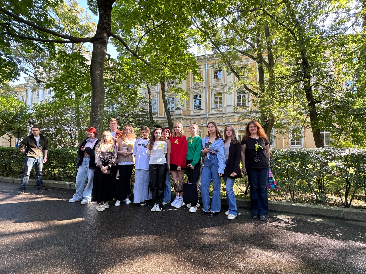 В день 84-ой годовщины начала блокады Ленинграда студенты и преподаватели юридического факультета приняли участие в торжественно-траурной церемонии возложения цветов у мемориала Героям-герценовцам