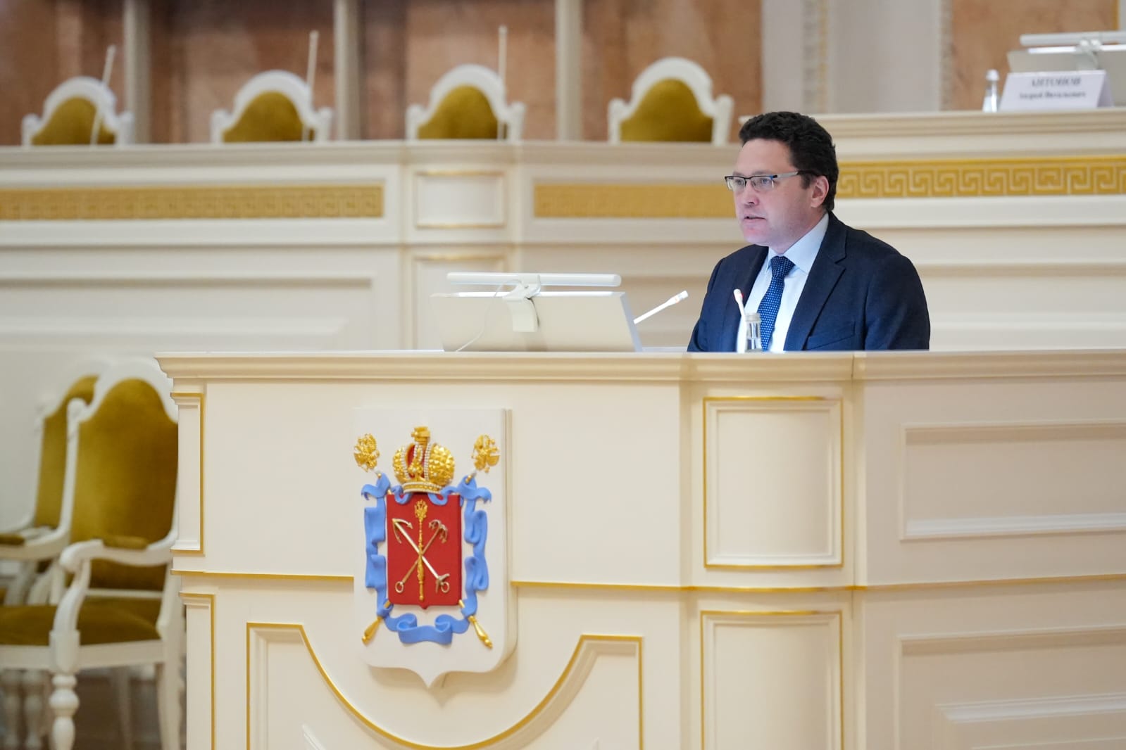 В Мариинском дворце – здании Законодательного Собрания Санкт-Петербурга - состоялось пленарное заседание Всероссийской научно-практической конференции «Безопасность и суверенитет России в условиях гибридной войны»