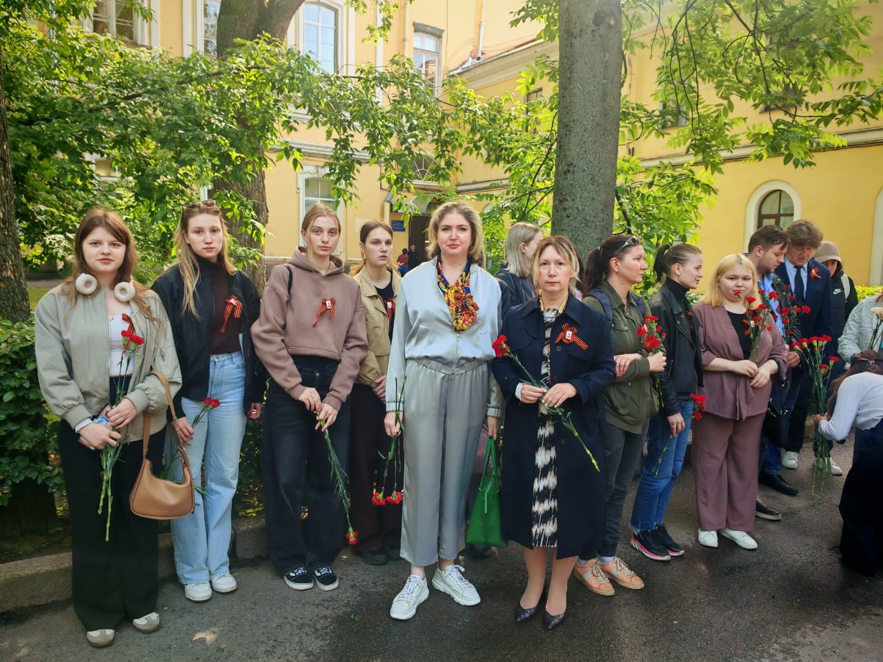 Состоялась церемония возложения цветов в память о жертвах Великой Отечественной войны