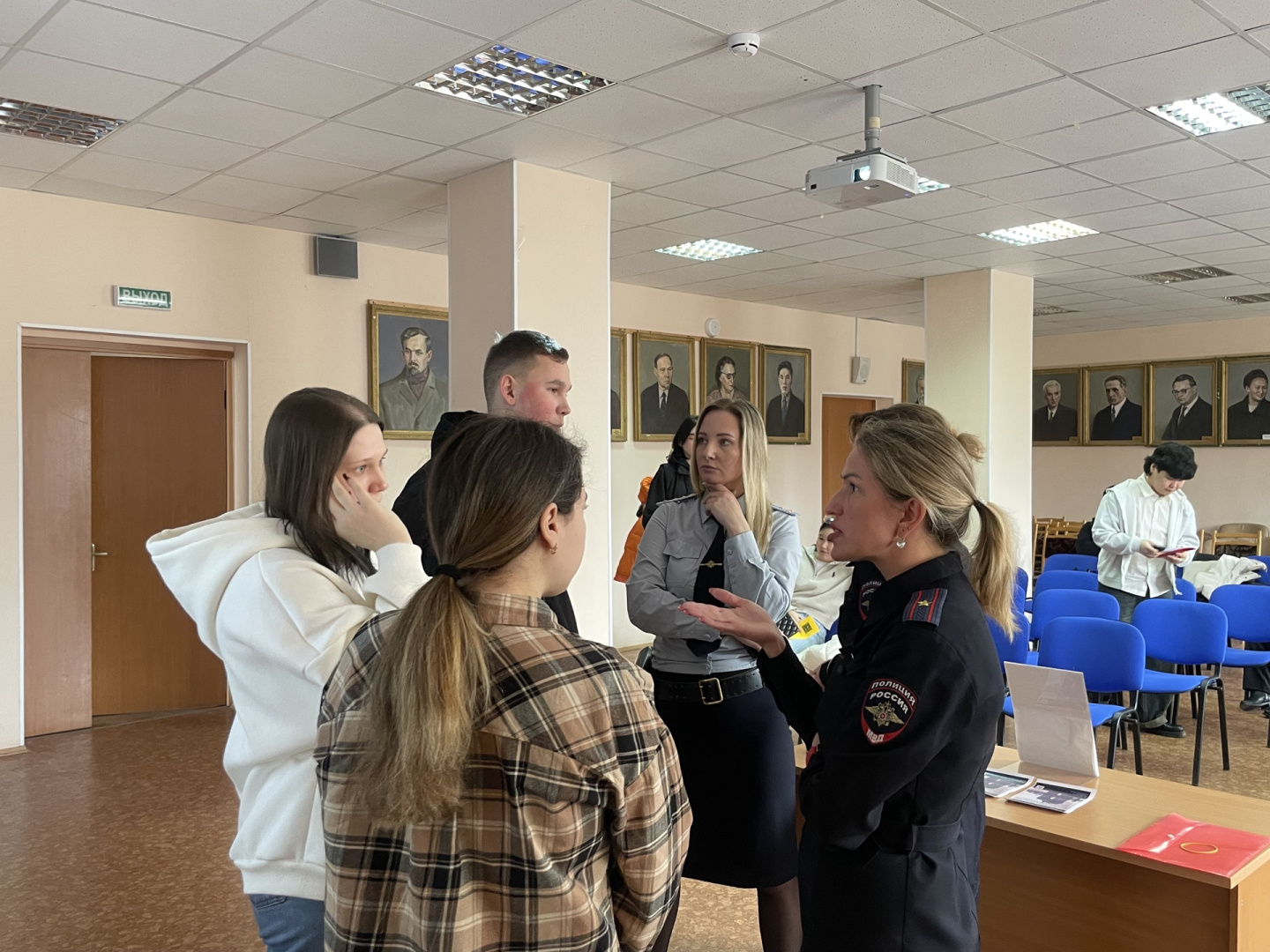  В Институте народов Севера прошла встреча студентов с представителями УМВД России по Кировскому району Санкт-Петербурга