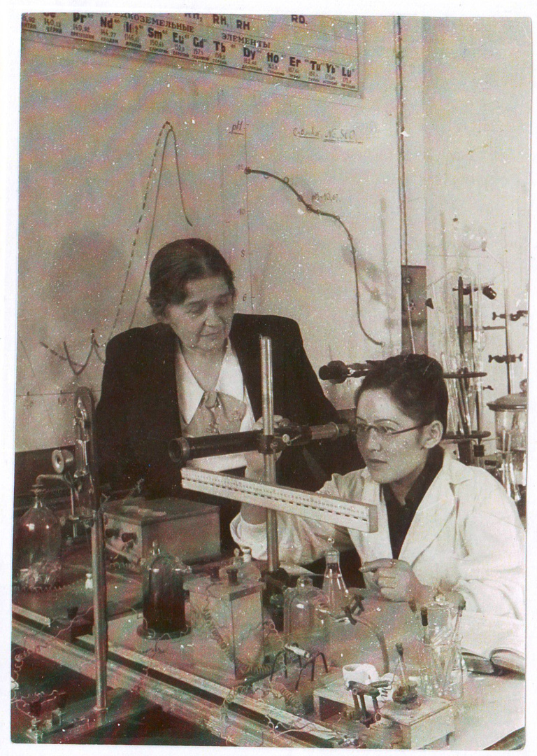 В.Н. крестинская в Киргизии.jpg