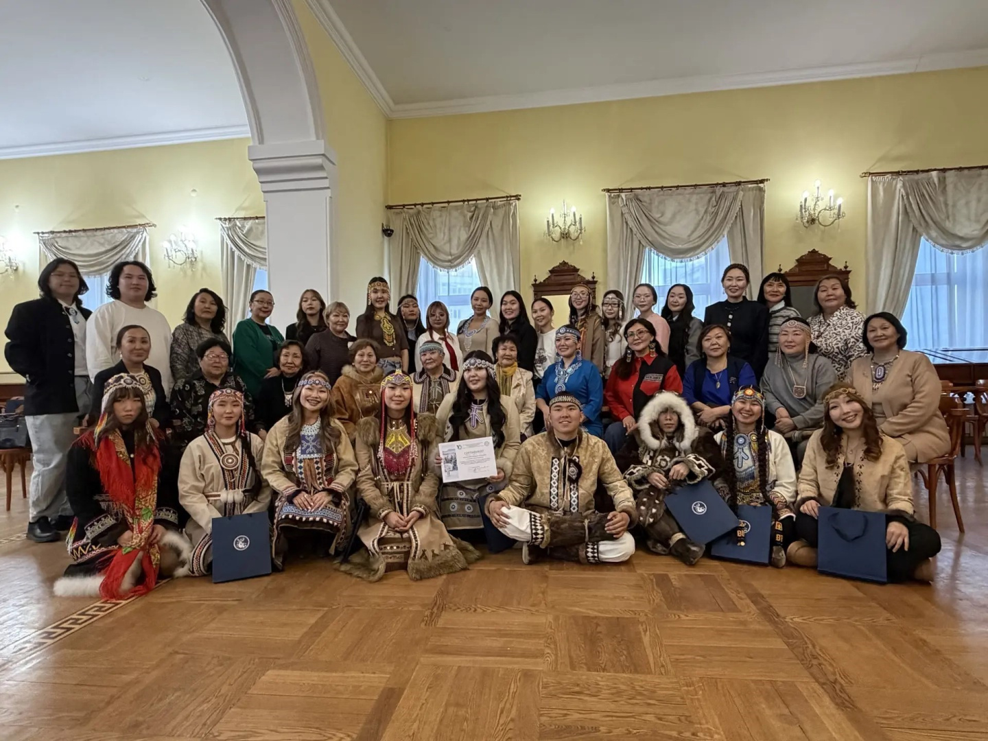 Профессор кафедры алтайских языков, фольклора и литературы Петров А.А. принял участие в торжественном праздновании 35-летия кафедры северной филологии Института языков и культуры народов Северо-Востока РФ СВФУ им. М.К. Аммосова