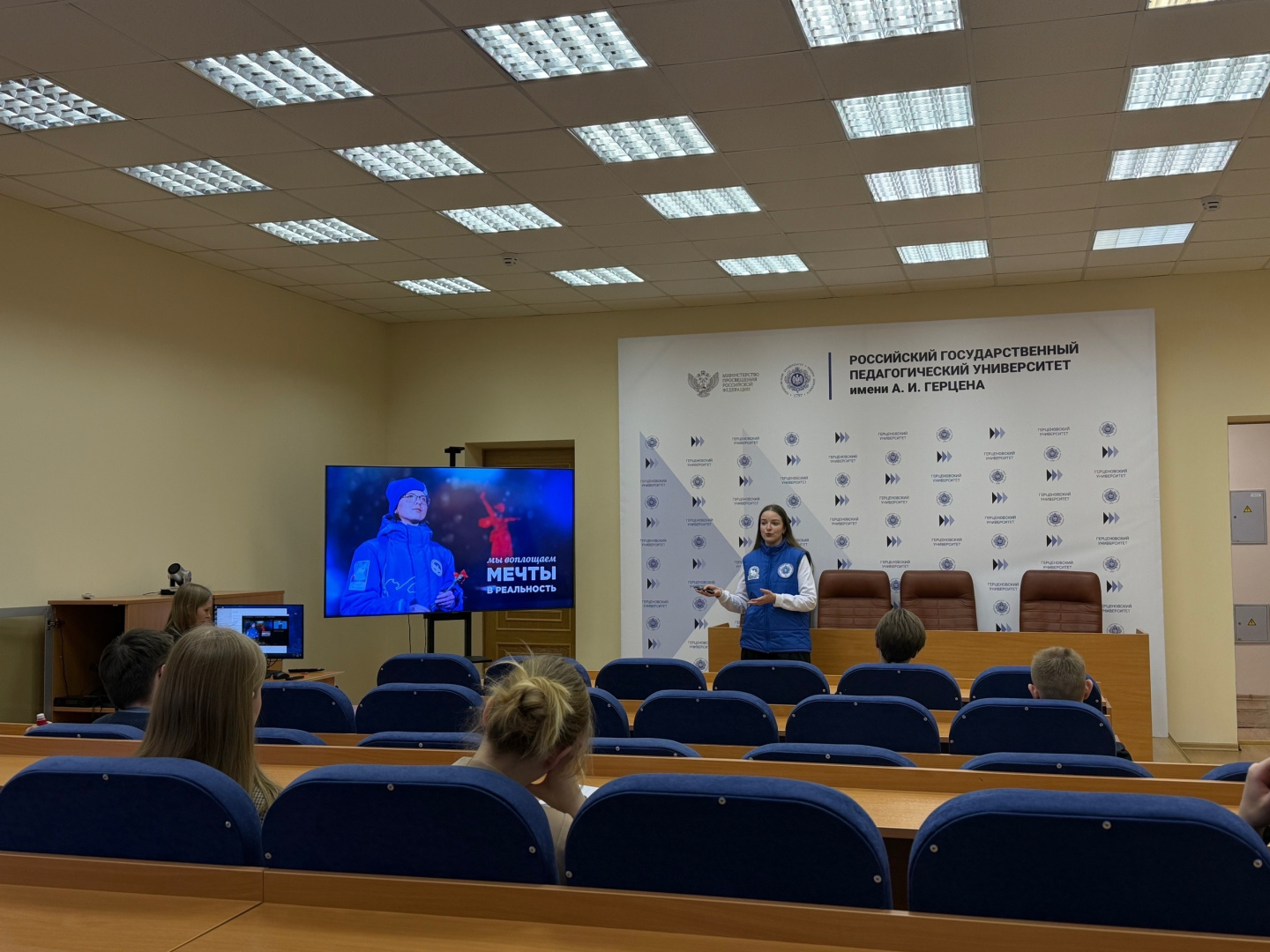 W3zTq-UC096FHbjFfZvWwBS7Yp6vWZVy-5iI7xixmfUTNMoBP1Yrt3PNp-cp6s62PLWKZcYfQN_5nx2CKyYzchKB (1).jpg